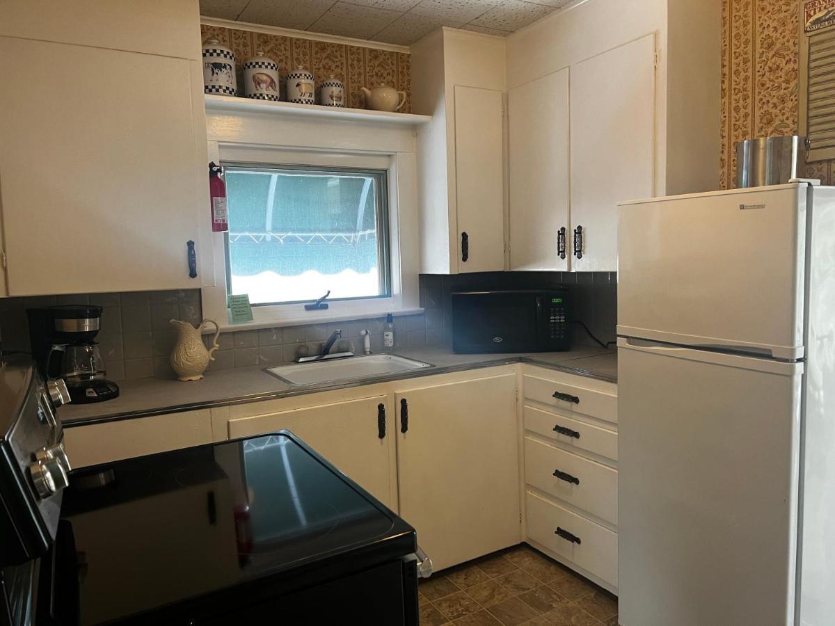Claddagh Motel & Suites Рокпорт Екстериор снимка